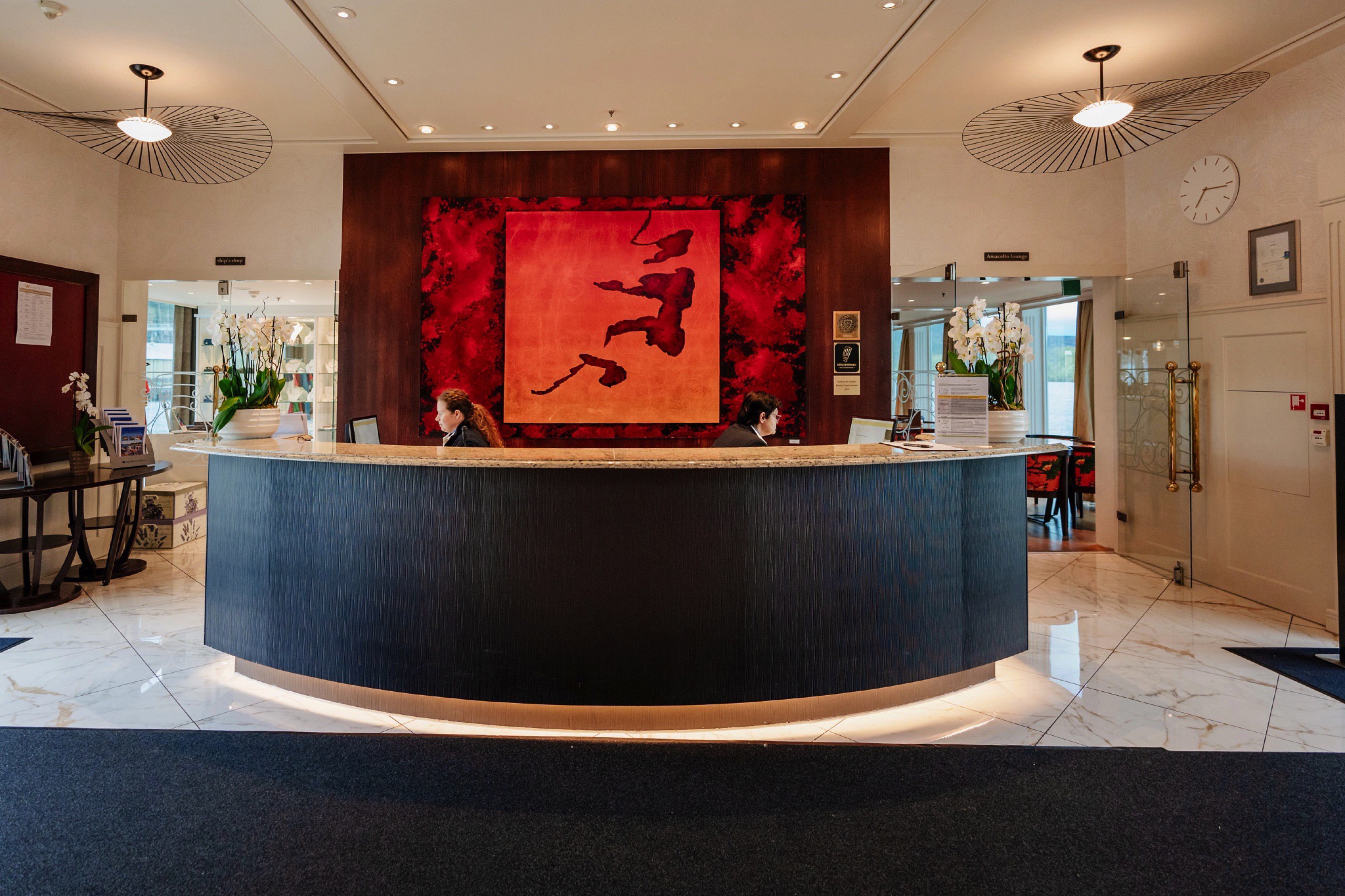 ©AmaWaterways AmaCello Interior Reception 1.jpg